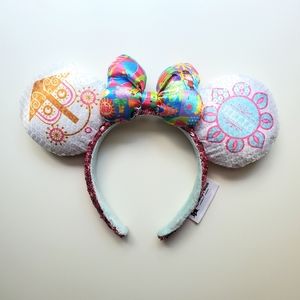 It's a small world Disney Parks Minnie Ears